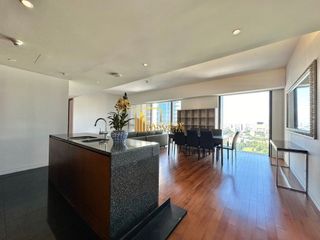 For rent 2 bedrooms condo in Pathum Wan, Bangkok