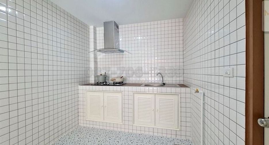 For sale 3 bedrooms townhouse in Sai Mai, Bangkok