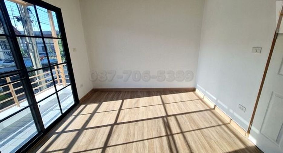 For sale 3 bedrooms townhouse in Sai Mai, Bangkok