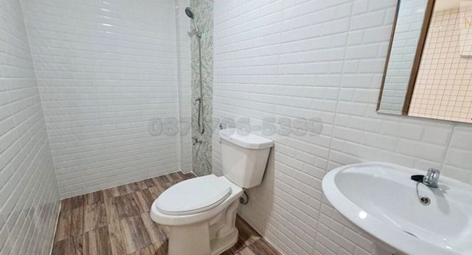 For sale 3 bedrooms townhouse in Sai Mai, Bangkok