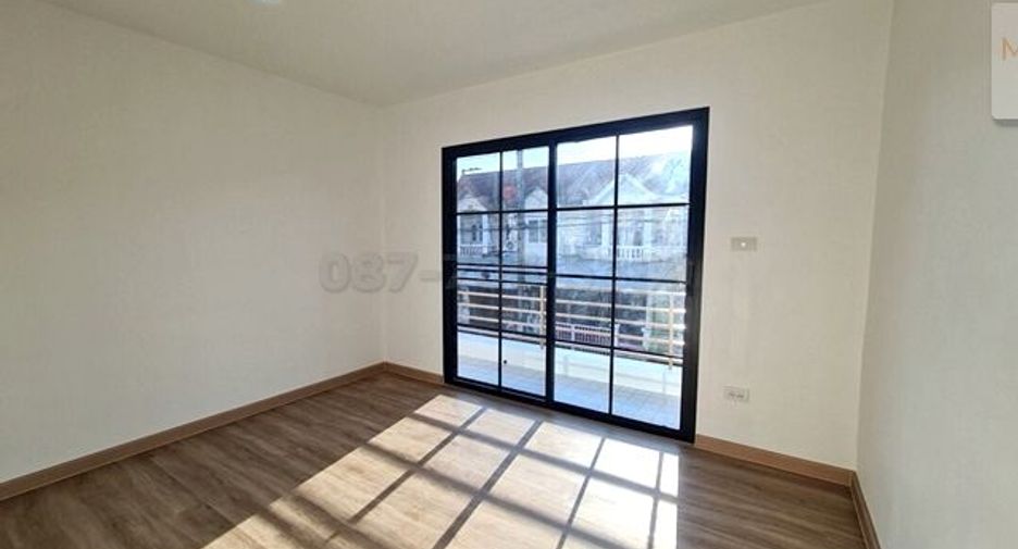 For sale 3 bedrooms townhouse in Sai Mai, Bangkok