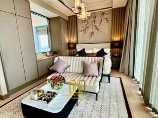 For sale 3 bed condo in Khlong San, Bangkok