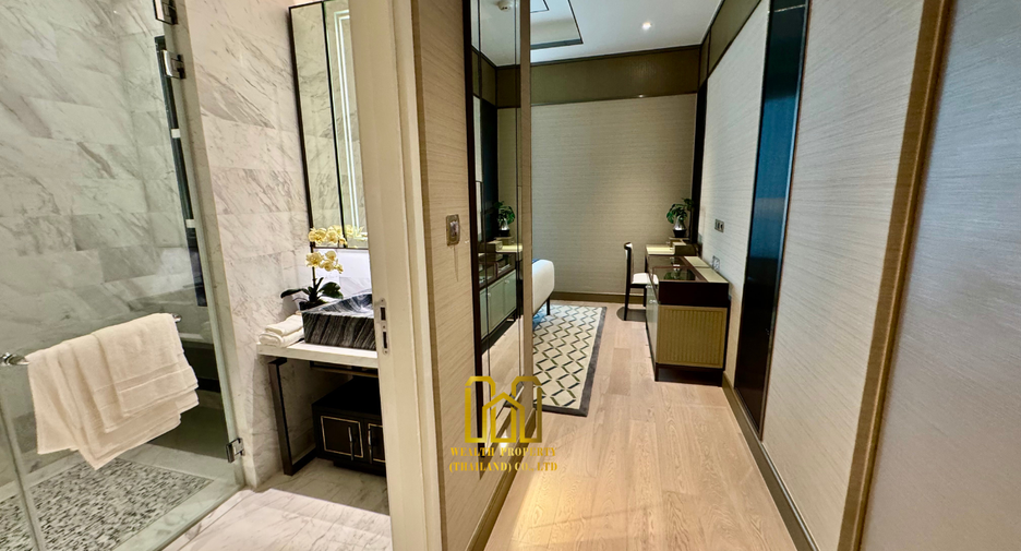 For sale 3 bed condo in Khlong San, Bangkok