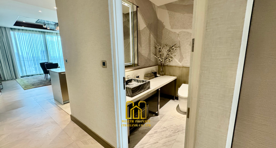 For sale 3 bed condo in Khlong San, Bangkok