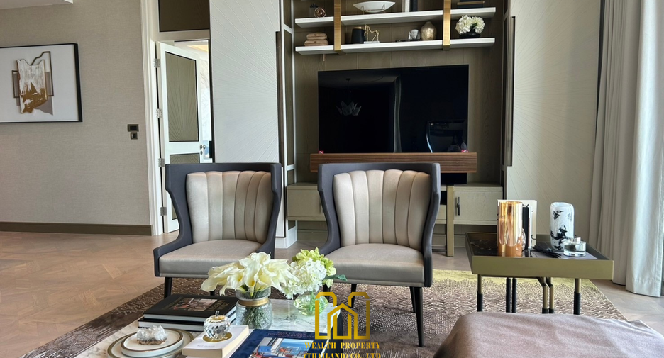 For sale 3 bed condo in Khlong San, Bangkok