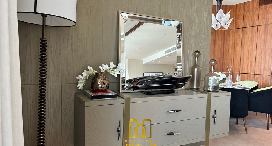For sale 3 bed condo in Khlong San, Bangkok