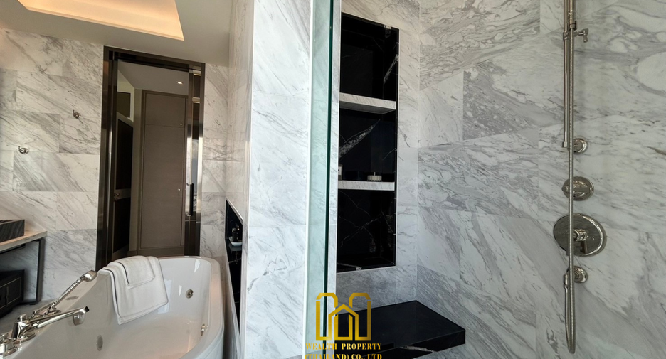 For sale 3 bed condo in Khlong San, Bangkok