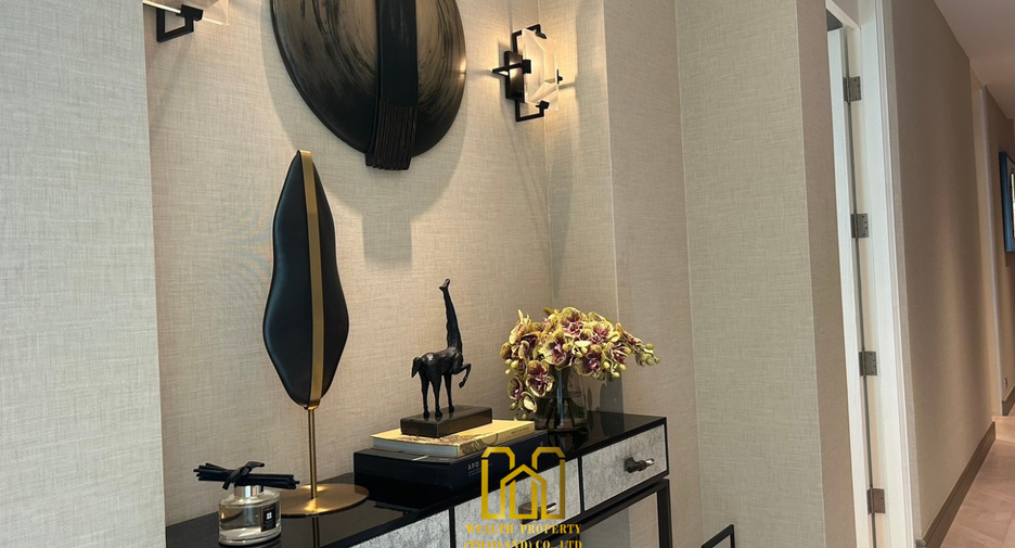 For sale 3 bed condo in Khlong San, Bangkok