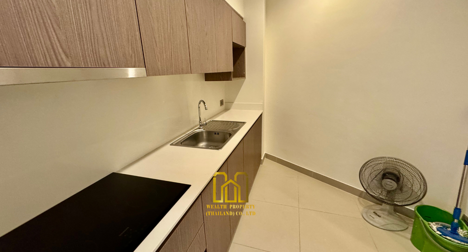 For sale 3 bed condo in Khlong San, Bangkok