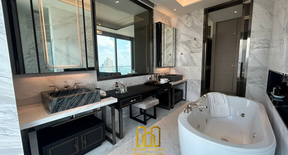 For sale 3 bed condo in Khlong San, Bangkok