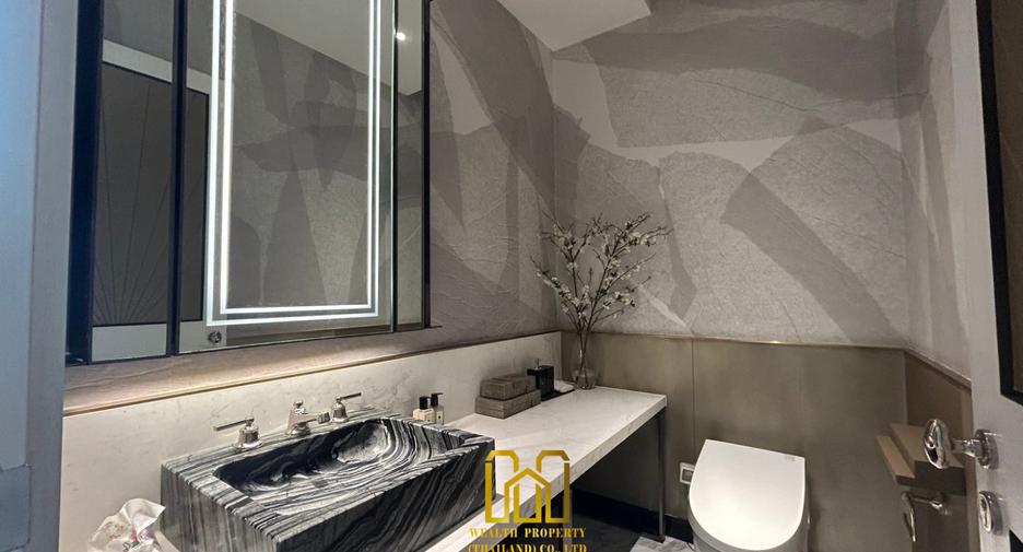 For sale 3 bed condo in Khlong San, Bangkok