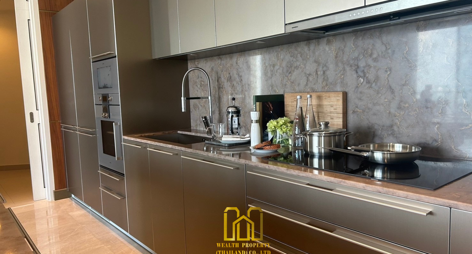 For sale 3 bed condo in Khlong San, Bangkok