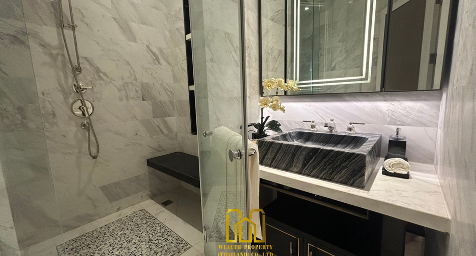 For sale 3 bed condo in Khlong San, Bangkok