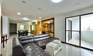 For rent 3 bed condo in Khlong Toei, Bangkok
