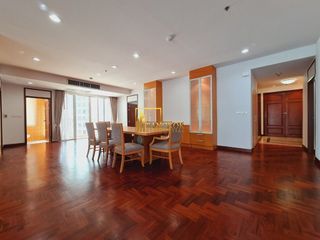 À louer 3 chambres appartement à Khlong Toei, Bangkok