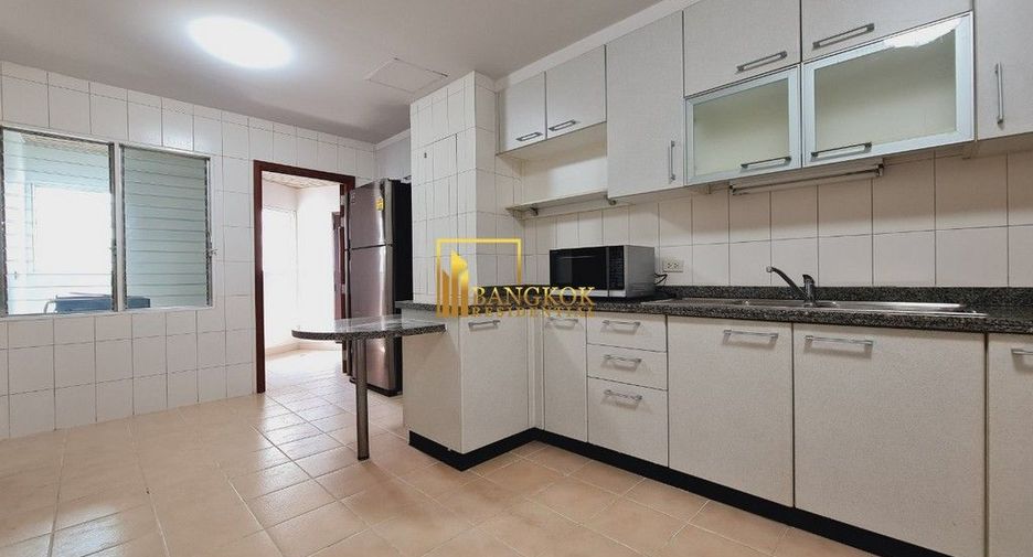 Apartment zur Miete mit 3 Zimmer in Khlong Toei, Bangkok