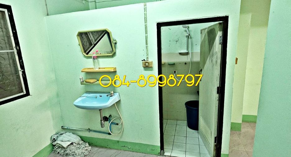 For sale 3 bedrooms townhouse in Mueang Sakon Nakhon, Sakon Nakhon