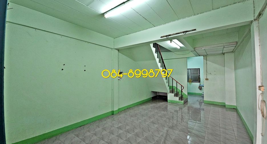For sale 3 bedrooms townhouse in Mueang Sakon Nakhon, Sakon Nakhon