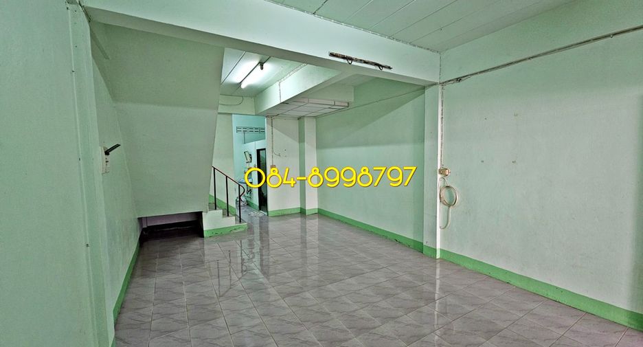 For sale 3 bedrooms townhouse in Mueang Sakon Nakhon, Sakon Nakhon