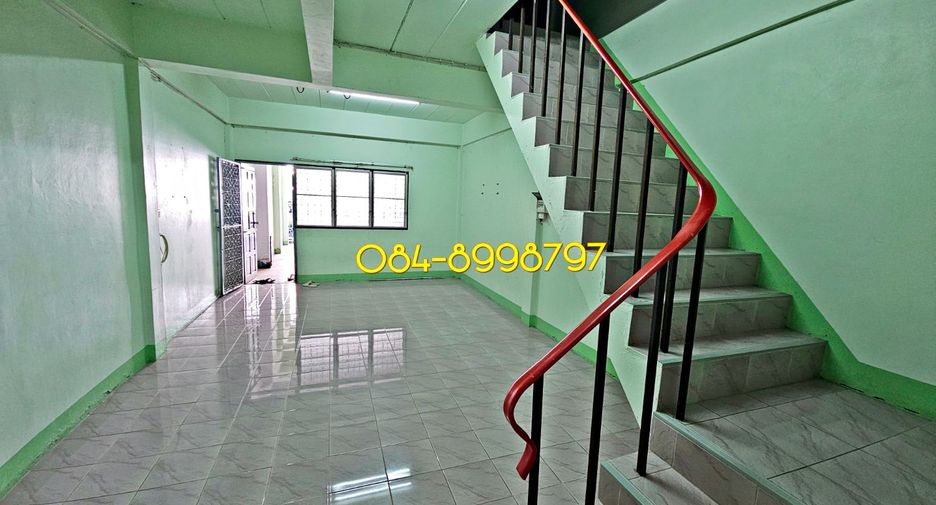 For sale 3 bedrooms townhouse in Mueang Sakon Nakhon, Sakon Nakhon