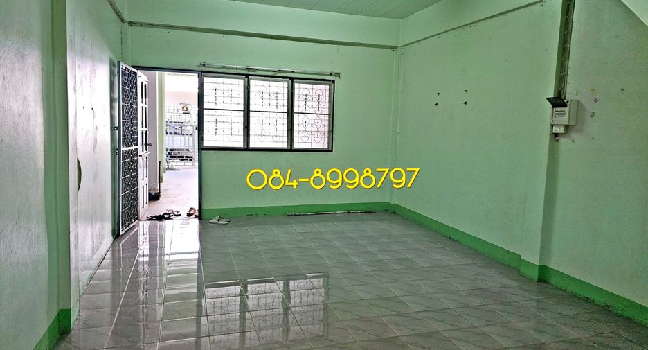 For sale 3 bedrooms townhouse in Mueang Sakon Nakhon, Sakon Nakhon