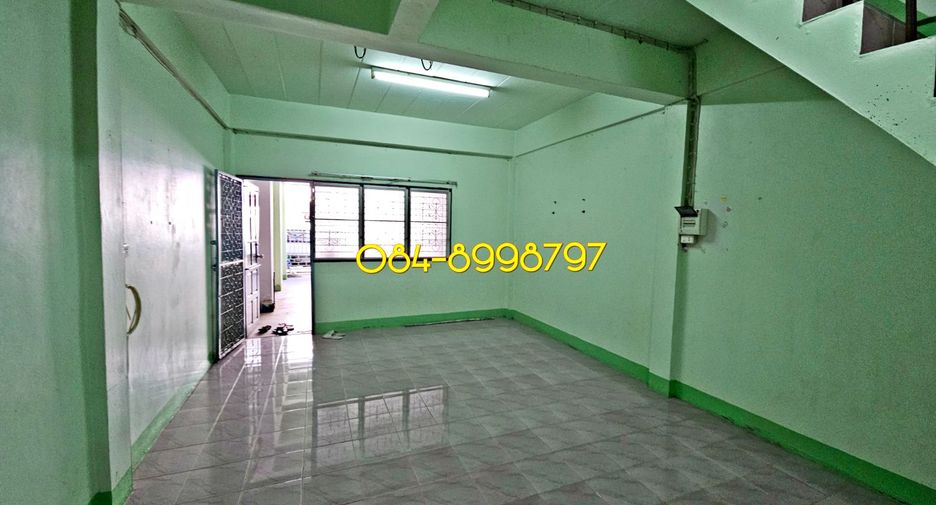 For sale 3 bedrooms townhouse in Mueang Sakon Nakhon, Sakon Nakhon