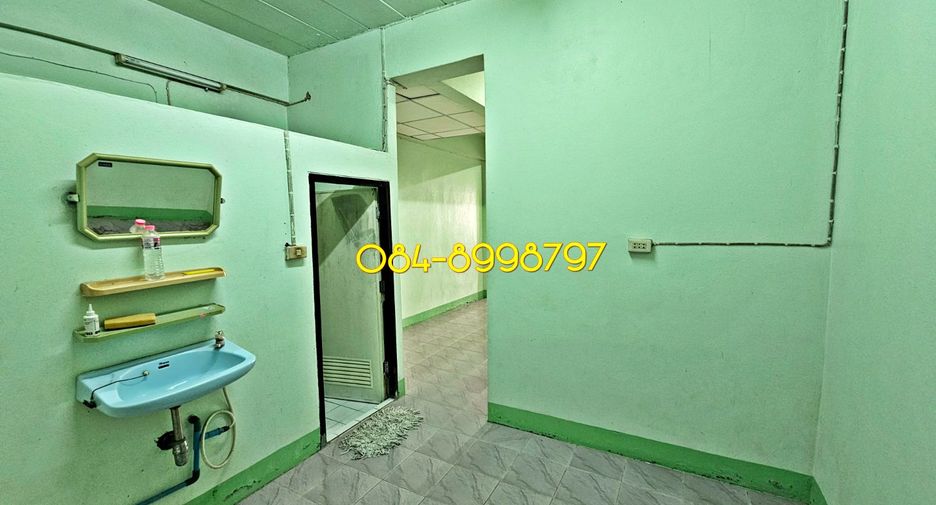 For sale 3 bedrooms townhouse in Mueang Sakon Nakhon, Sakon Nakhon