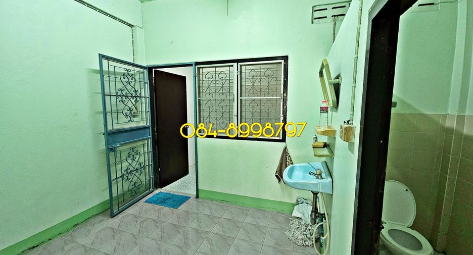 For sale 3 bedrooms townhouse in Mueang Sakon Nakhon, Sakon Nakhon