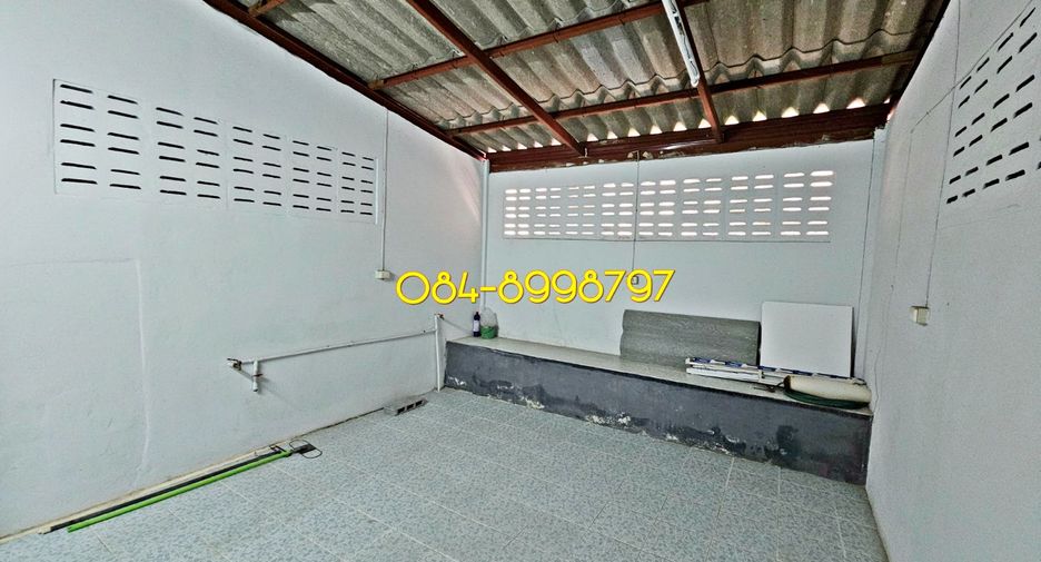 For sale 3 bedrooms townhouse in Mueang Sakon Nakhon, Sakon Nakhon
