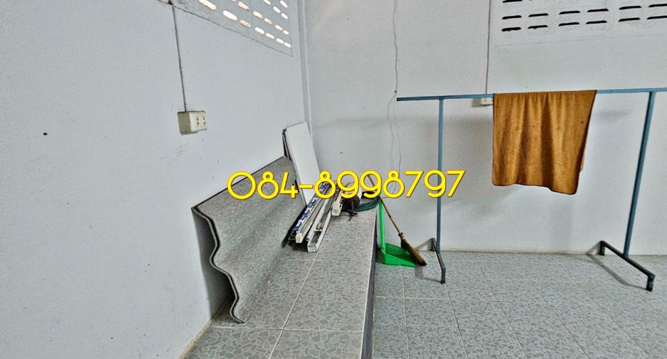 For sale 3 bedrooms townhouse in Mueang Sakon Nakhon, Sakon Nakhon