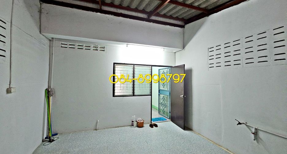 For sale 3 bedrooms townhouse in Mueang Sakon Nakhon, Sakon Nakhon