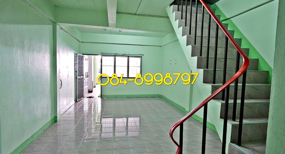 For sale 3 bedrooms townhouse in Mueang Sakon Nakhon, Sakon Nakhon