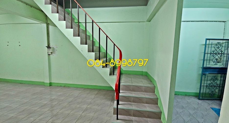 For sale 3 bedrooms townhouse in Mueang Sakon Nakhon, Sakon Nakhon
