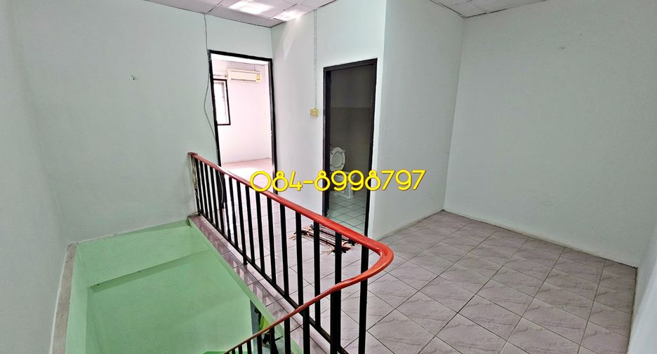 For sale 3 bedrooms townhouse in Mueang Sakon Nakhon, Sakon Nakhon