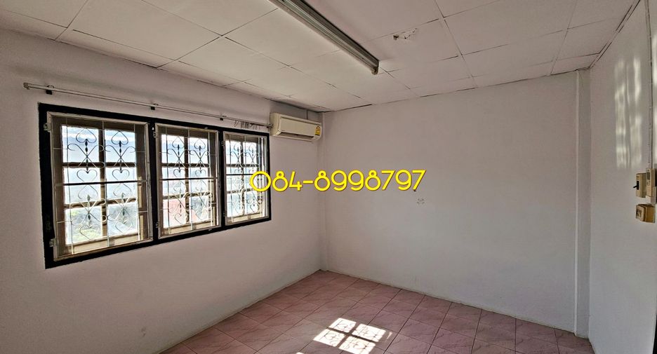 For sale 3 bedrooms townhouse in Mueang Sakon Nakhon, Sakon Nakhon
