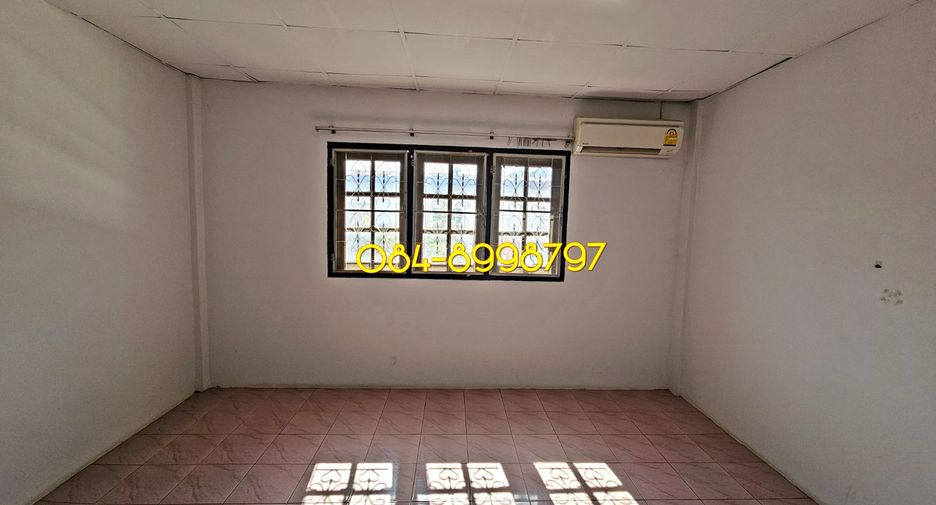 For sale 3 bedrooms townhouse in Mueang Sakon Nakhon, Sakon Nakhon
