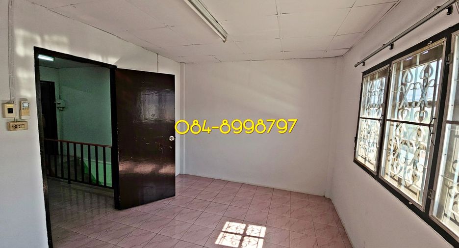For sale 3 bedrooms townhouse in Mueang Sakon Nakhon, Sakon Nakhon