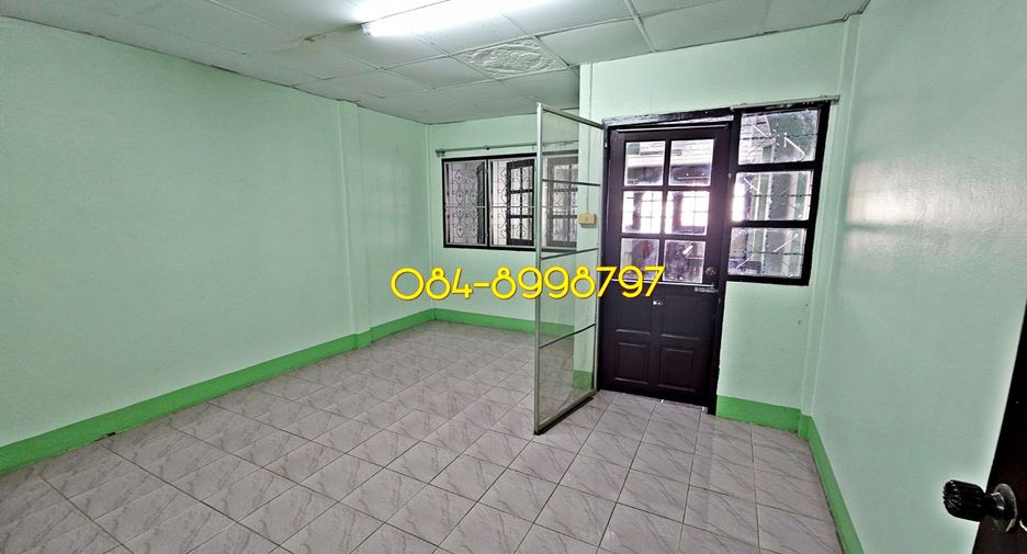 For sale 3 bedrooms townhouse in Mueang Sakon Nakhon, Sakon Nakhon