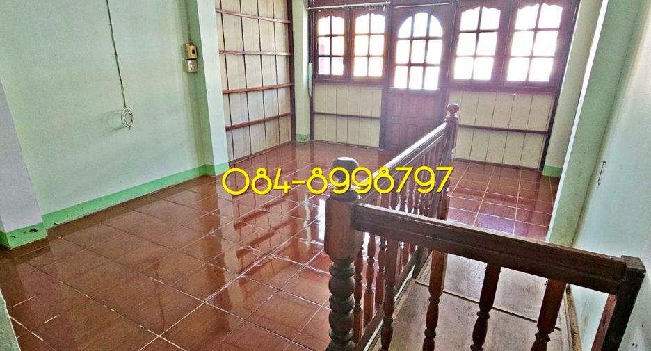 For sale 3 bedrooms townhouse in Mueang Sakon Nakhon, Sakon Nakhon