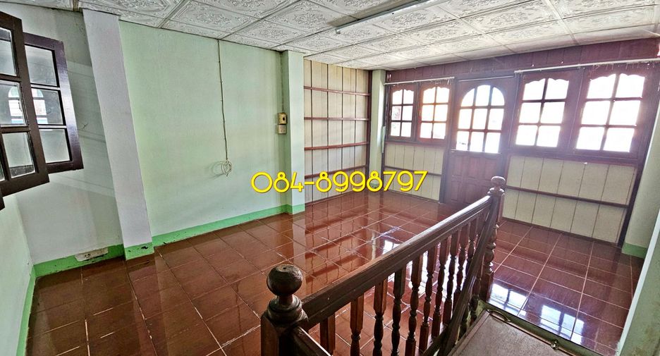 For sale 3 bedrooms townhouse in Mueang Sakon Nakhon, Sakon Nakhon