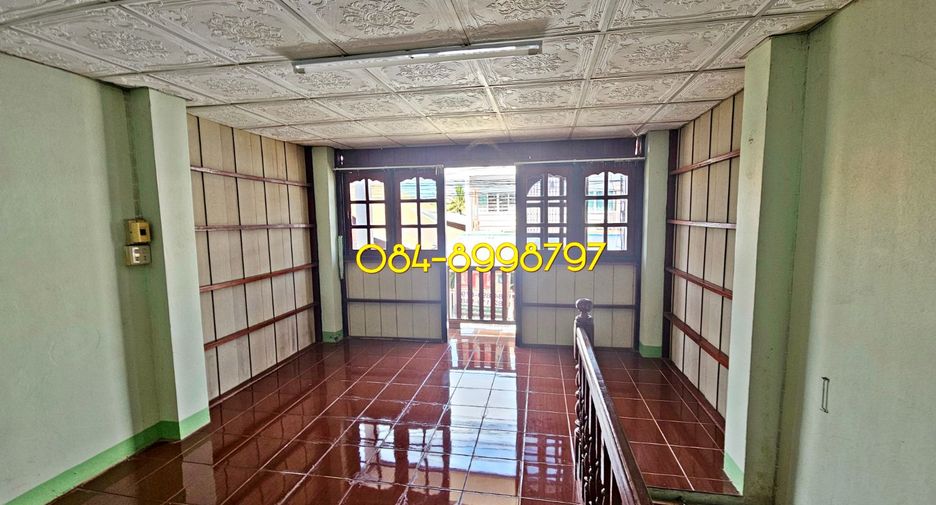 For sale 3 bedrooms townhouse in Mueang Sakon Nakhon, Sakon Nakhon