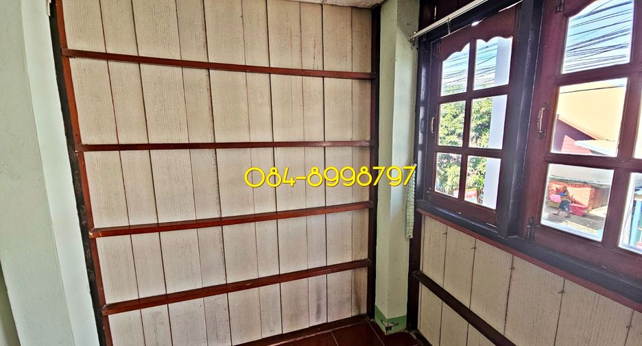 For sale 3 bedrooms townhouse in Mueang Sakon Nakhon, Sakon Nakhon
