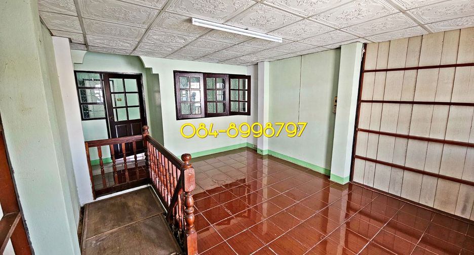 For sale 3 bedrooms townhouse in Mueang Sakon Nakhon, Sakon Nakhon