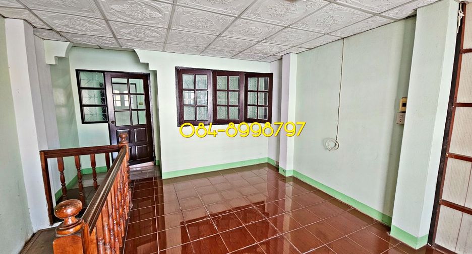 For sale 3 bedrooms townhouse in Mueang Sakon Nakhon, Sakon Nakhon