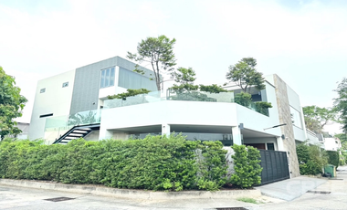 For sale 5 bedrooms house in Watthana, Bangkok