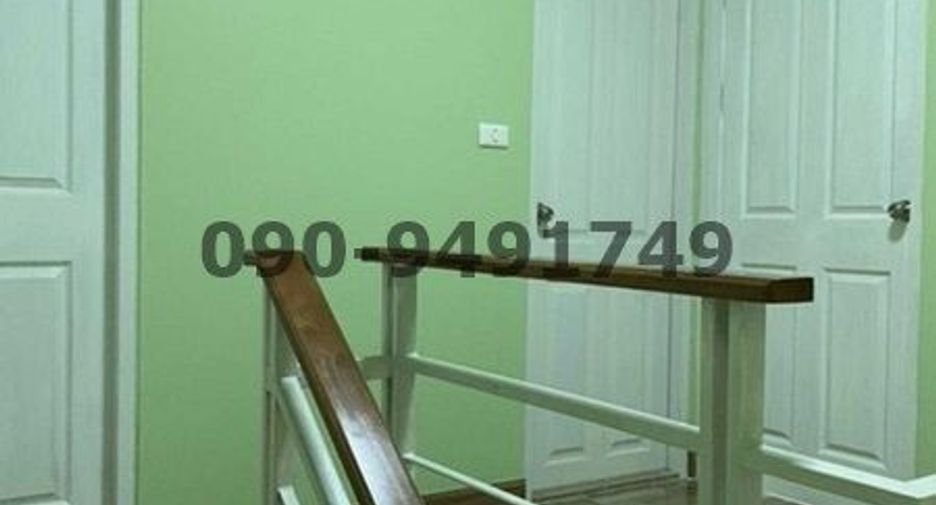 For rent 3 bedrooms townhouse in Bang Bon, Bangkok