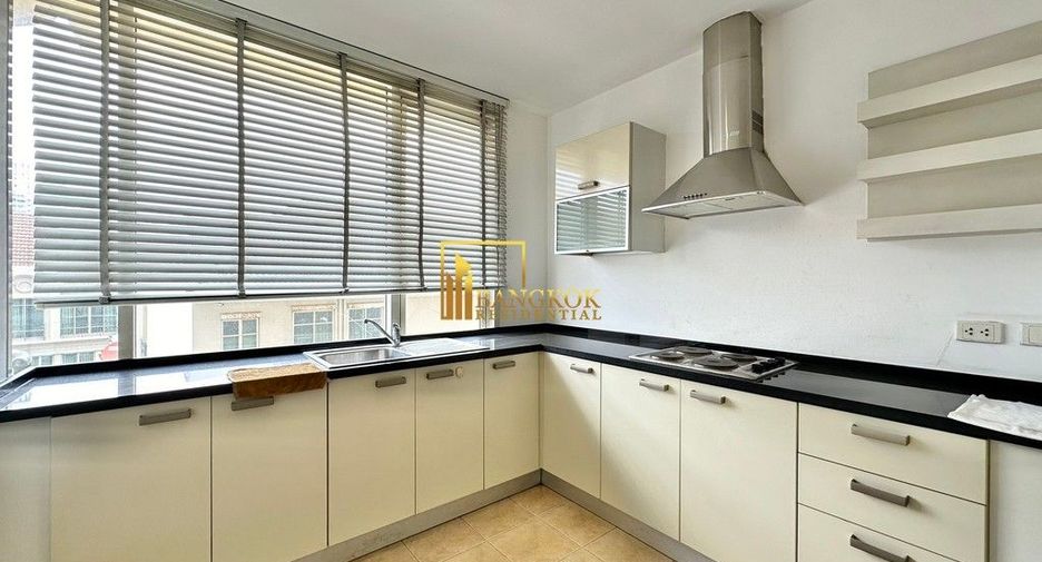 For rent 4 bedrooms condo in Watthana, Bangkok
