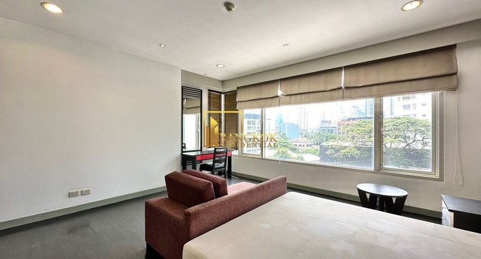 For rent 4 bedrooms condo in Watthana, Bangkok
