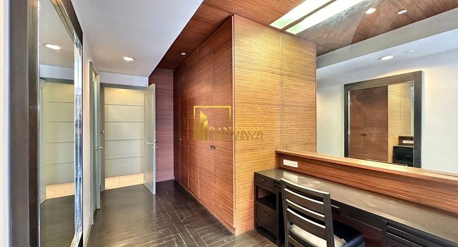 For rent 4 bedrooms condo in Watthana, Bangkok