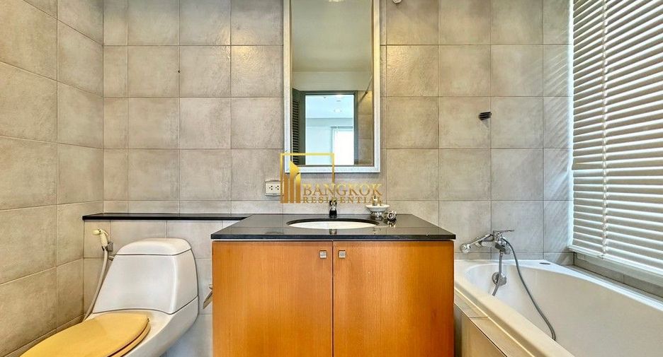 For rent 4 bedrooms condo in Watthana, Bangkok